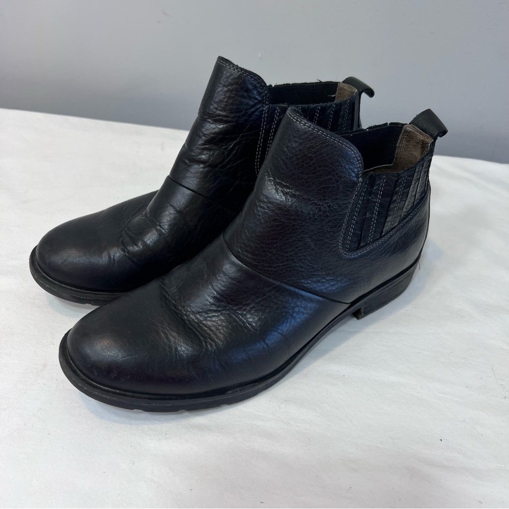 Sofft Bellis III waterproof black Chelsea ankle boots in black leather size 9.5